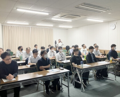 对集团公司和店长的教育和指导